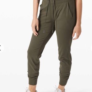 Lululemon Ready to Rulu Jogger
